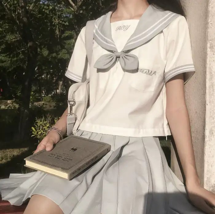 云中居三子